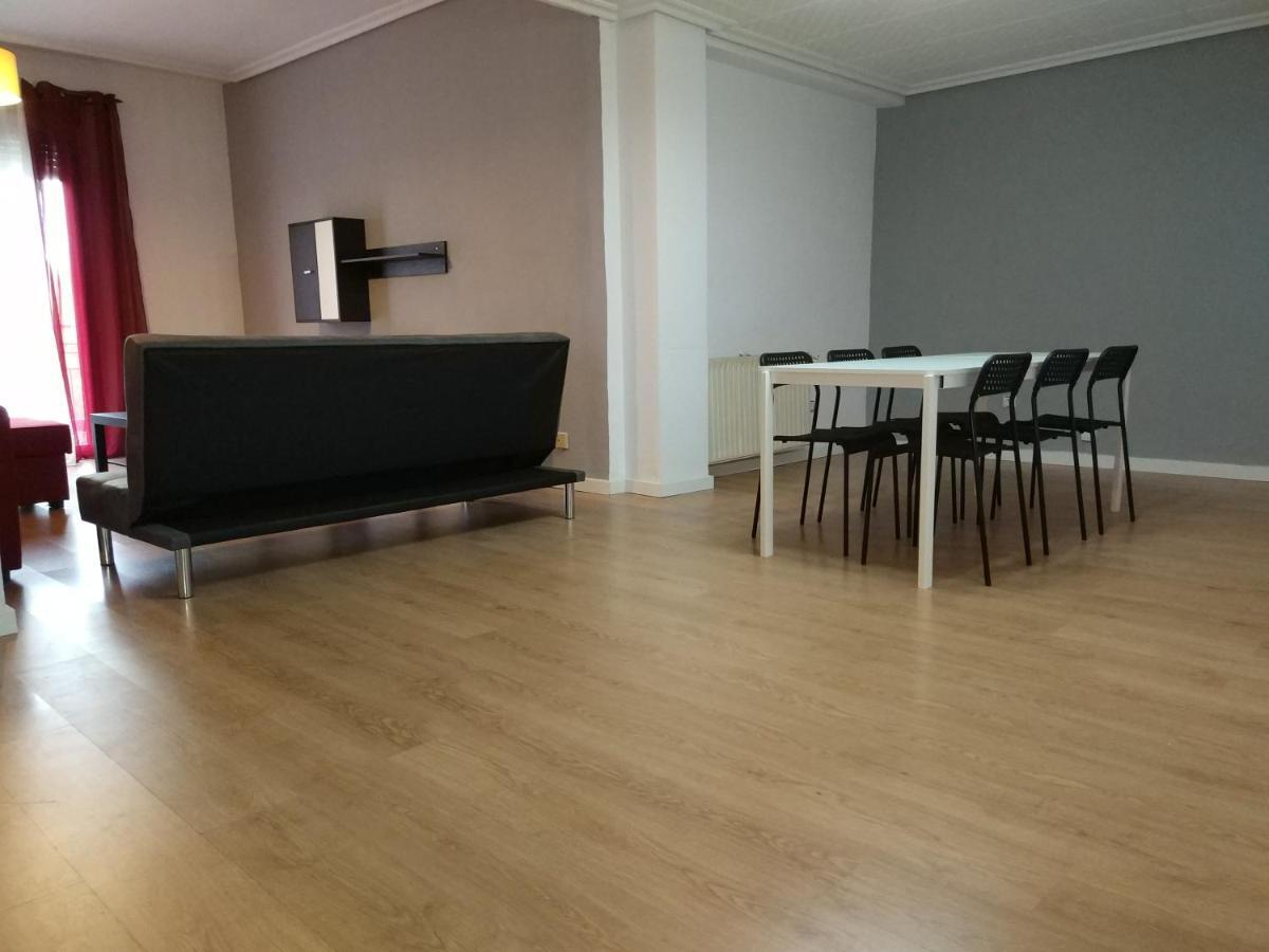 Piso Para Grupos En Логроньо Екстериор снимка